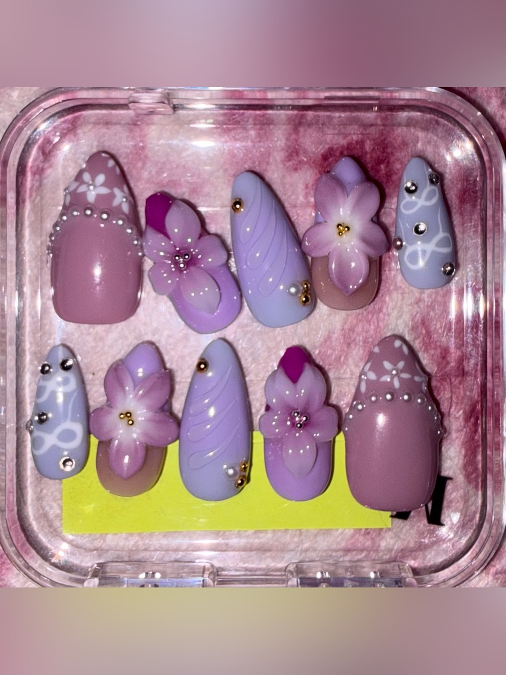NailVesta Almond Press-On Nail Set - Taro Petal - Picture 2 of 3